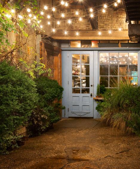 <h3>freemans</h3>
<p>A dreamy oasis tucked into an alley with a cozy, cabin-upstate aesthetic—and a great spot for private dinner parties and gatherings.</p>
<p><a href="/neighborhood-map#category_id=3&location_id=16" class="overlay-link">See on Map</a></p>
